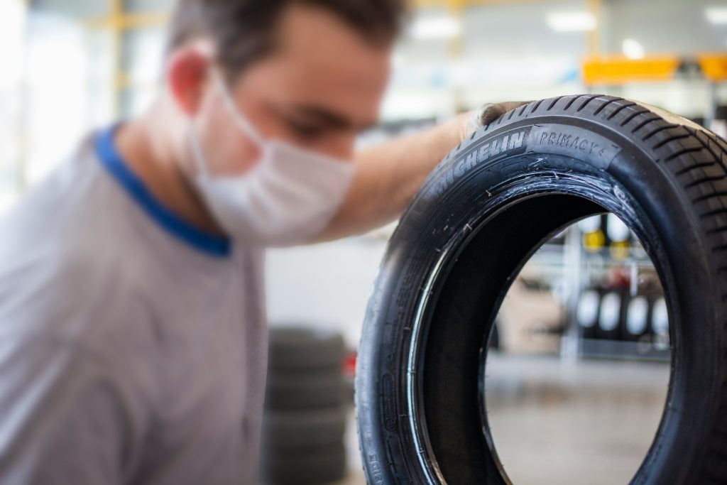 Guide: Sådan skifter du hjul på bilen