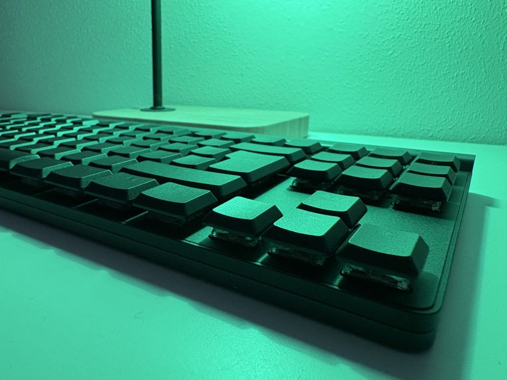 Logitech G515 Lightspeed TKL, grønt lys